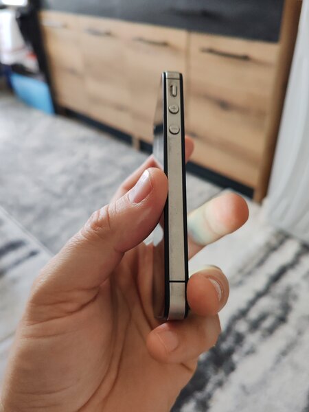 iPhone 4s